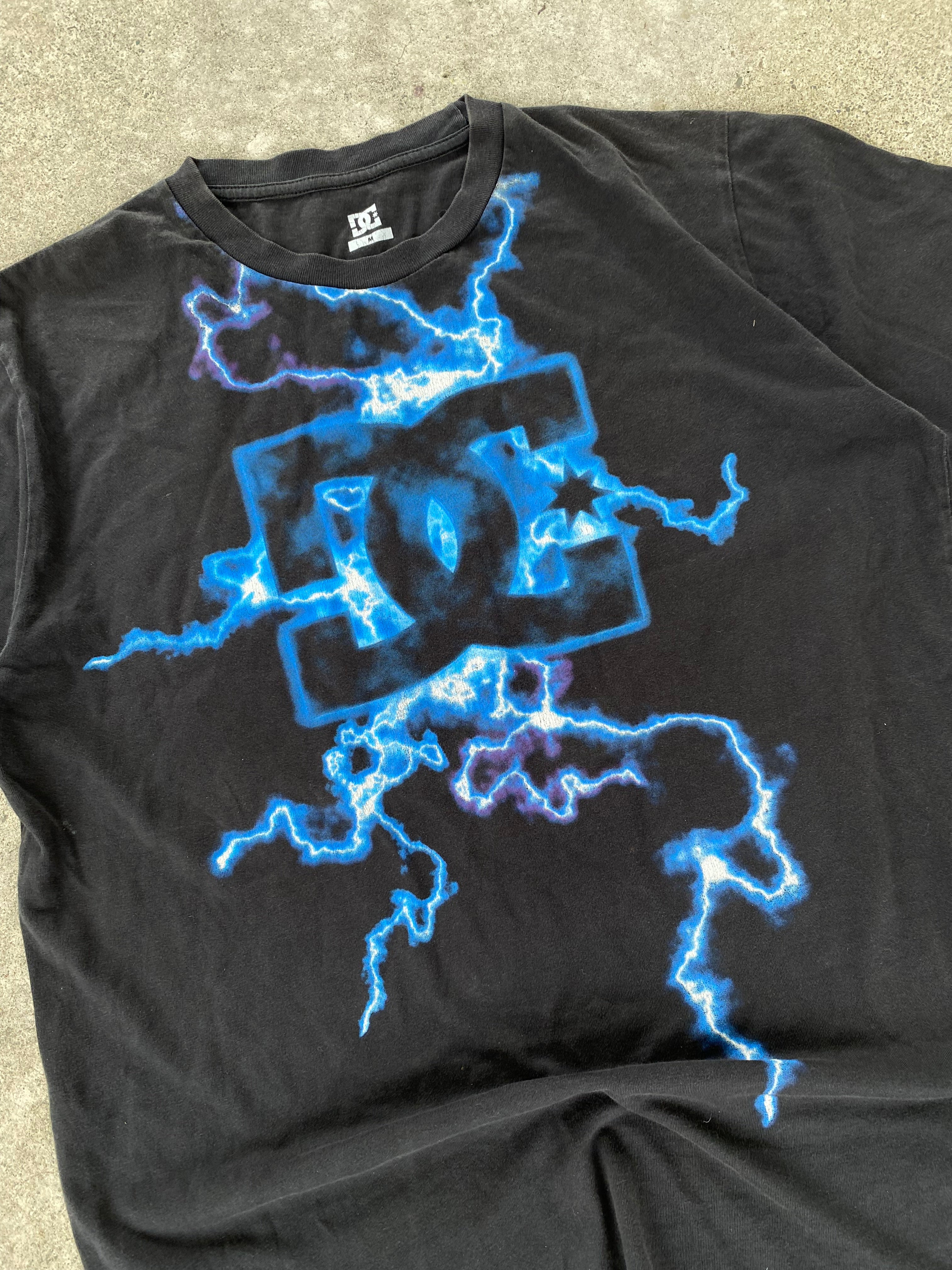 dc tee “M