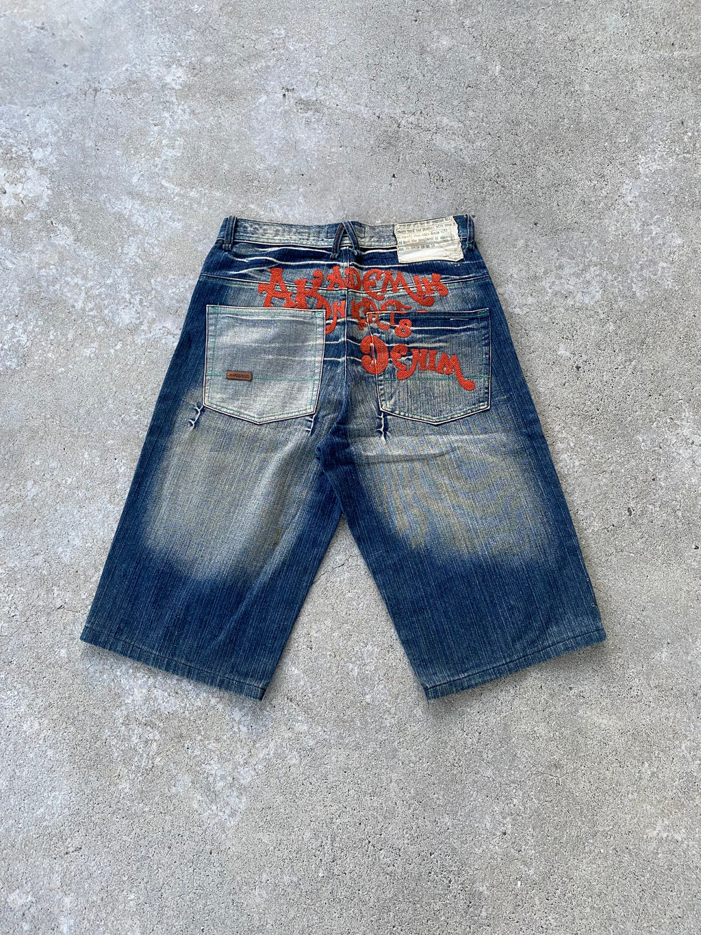 akademiks jorts-32”