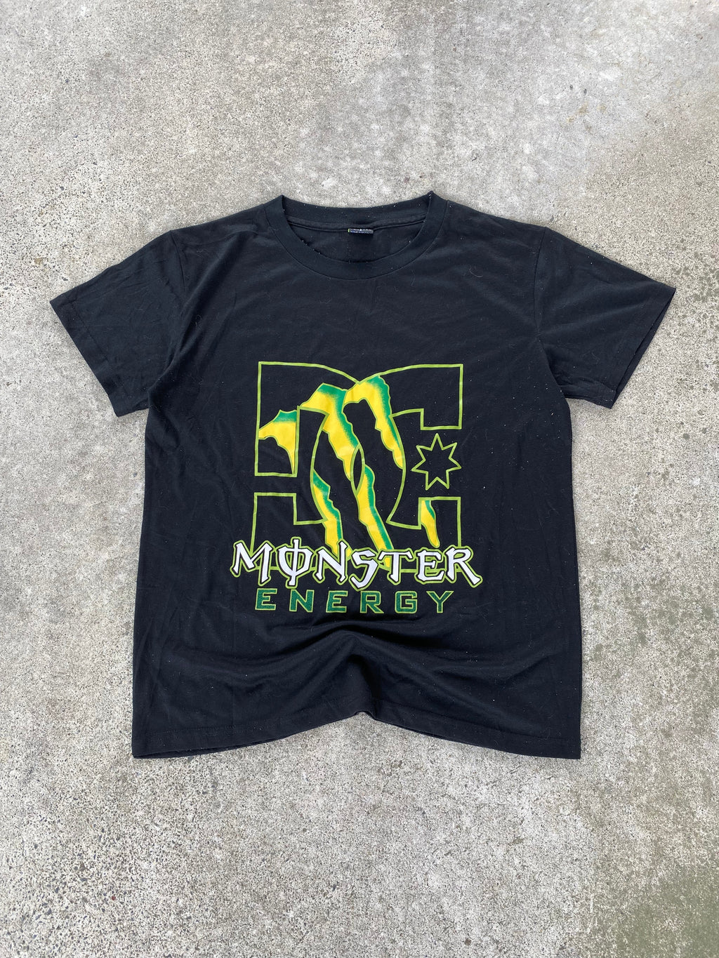 dc x monster tee “M