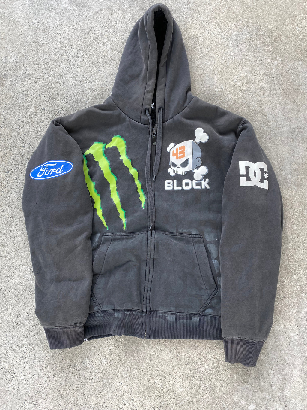 insaanee fur monster x dc zip hoodie “L