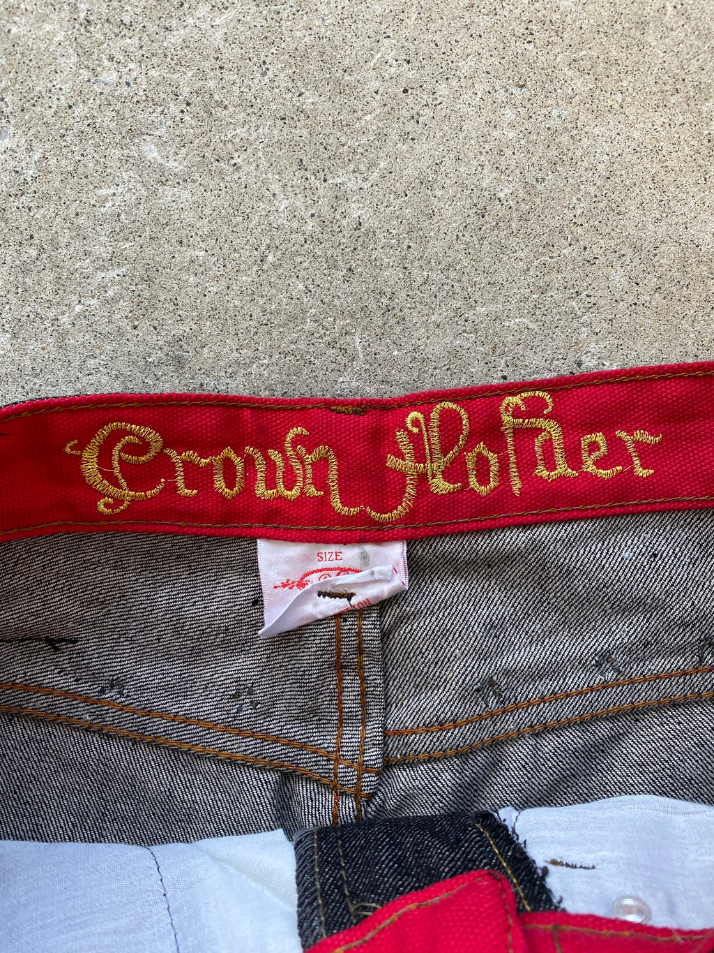 crown holders “32