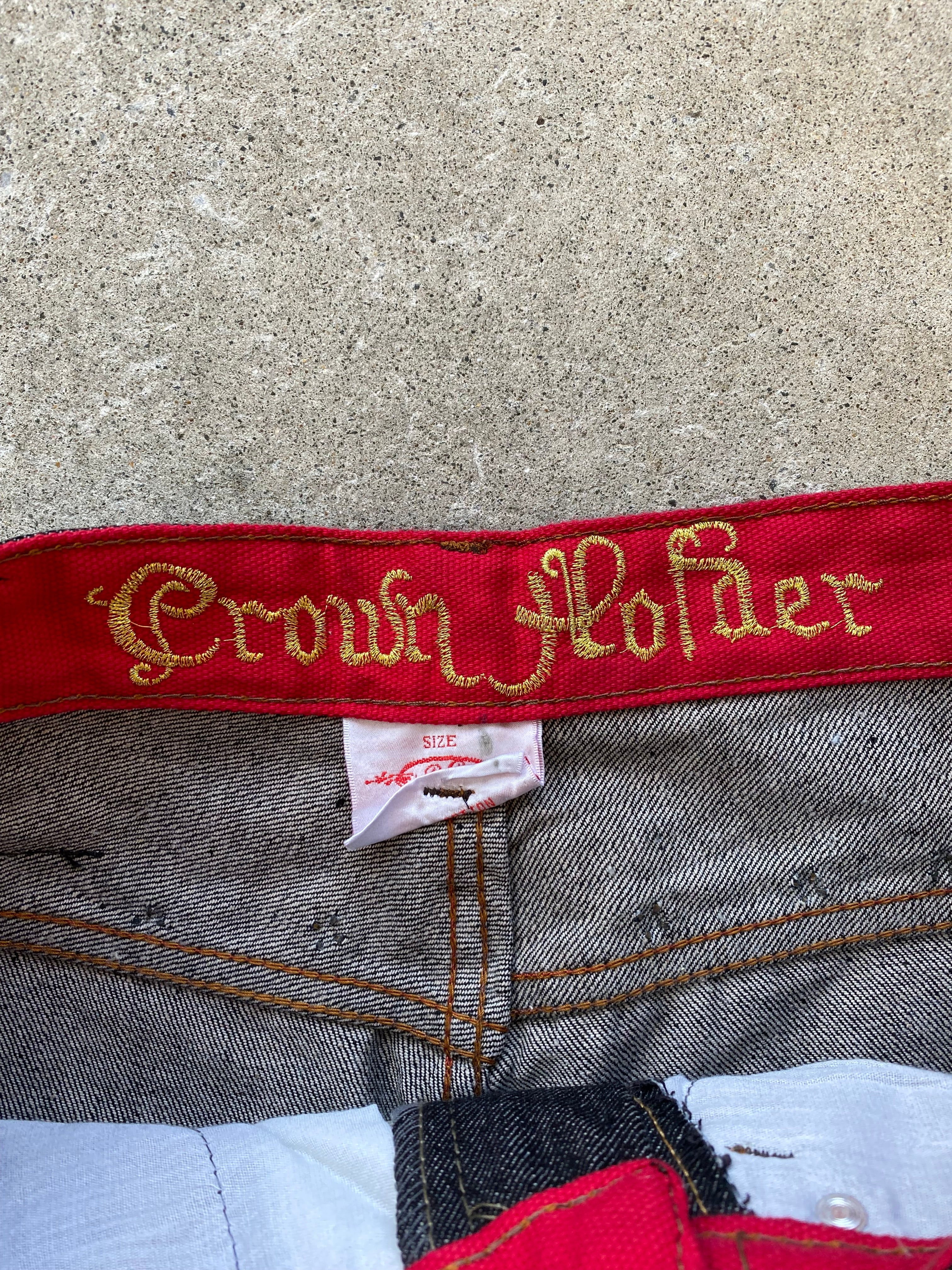 crown holders “32