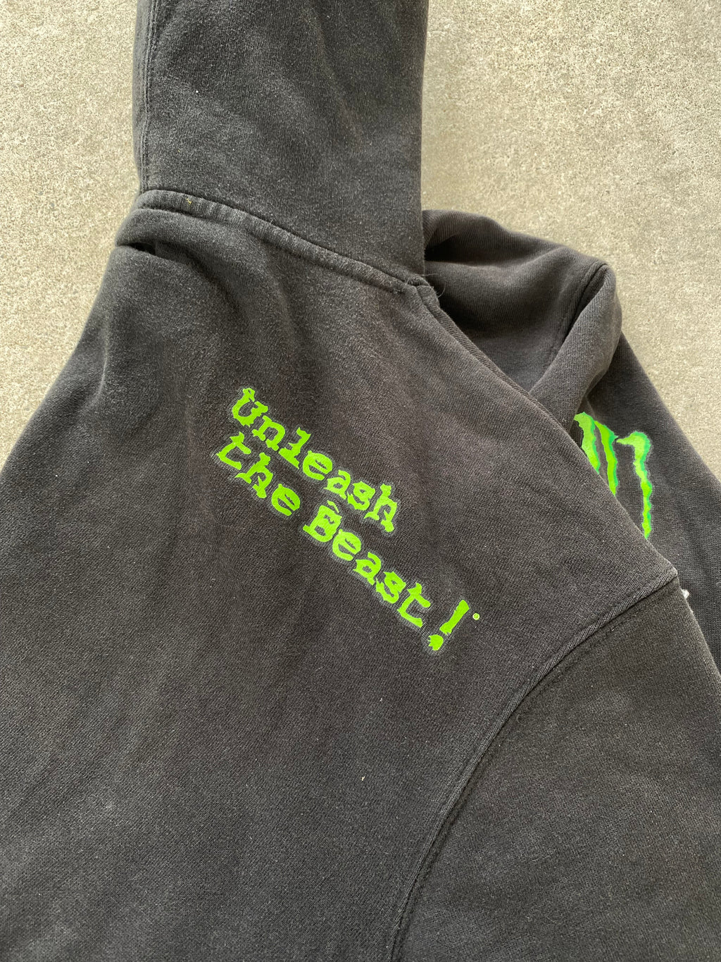 monster hoodie “M
