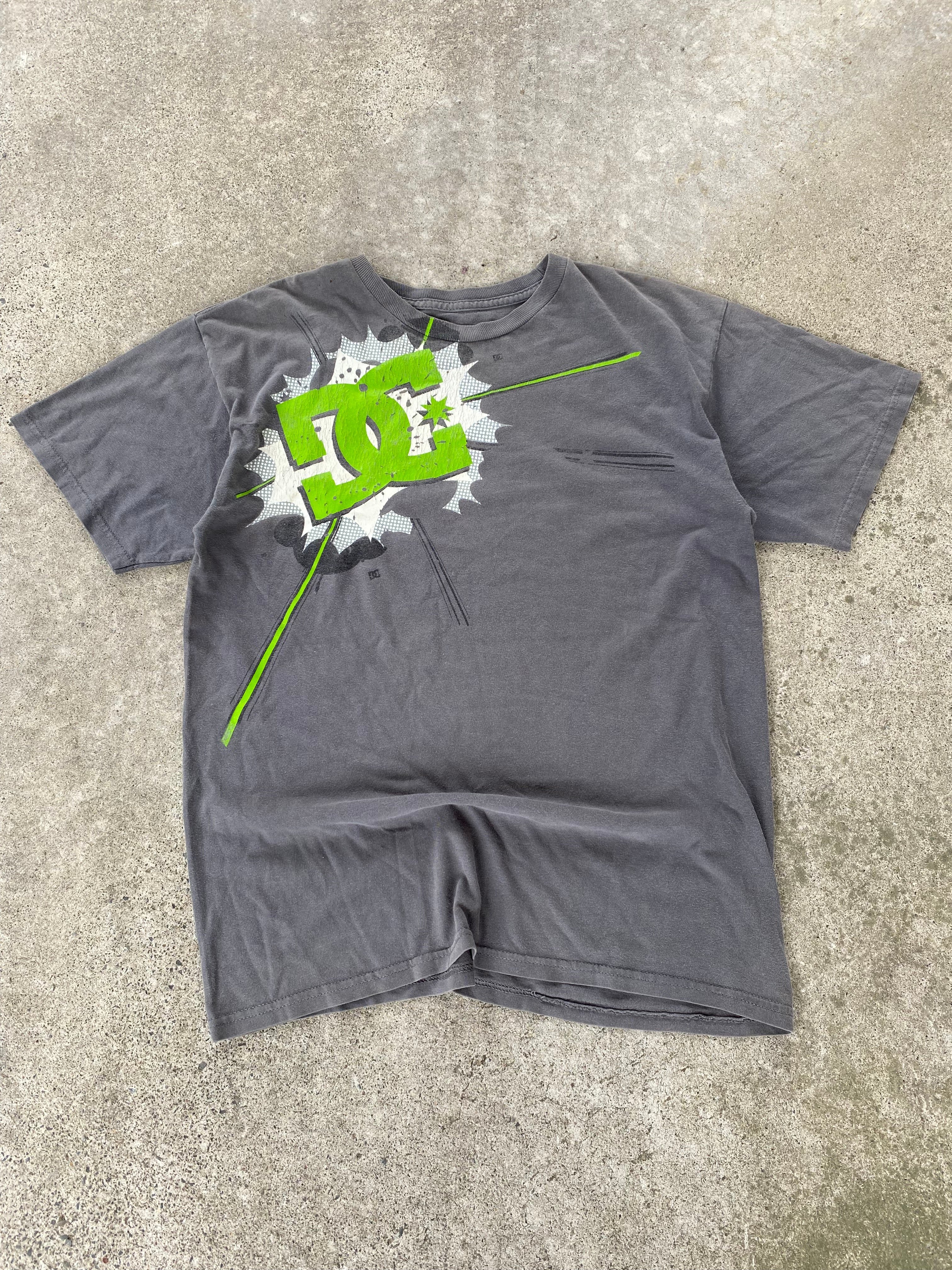 dc tee “M