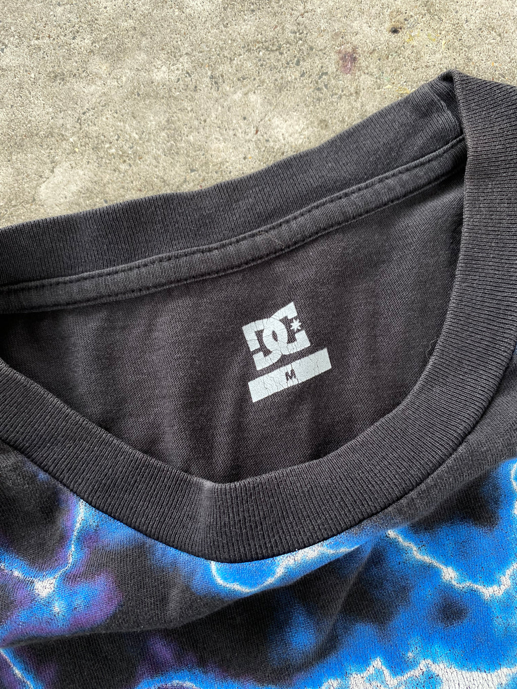 dc tee “M
