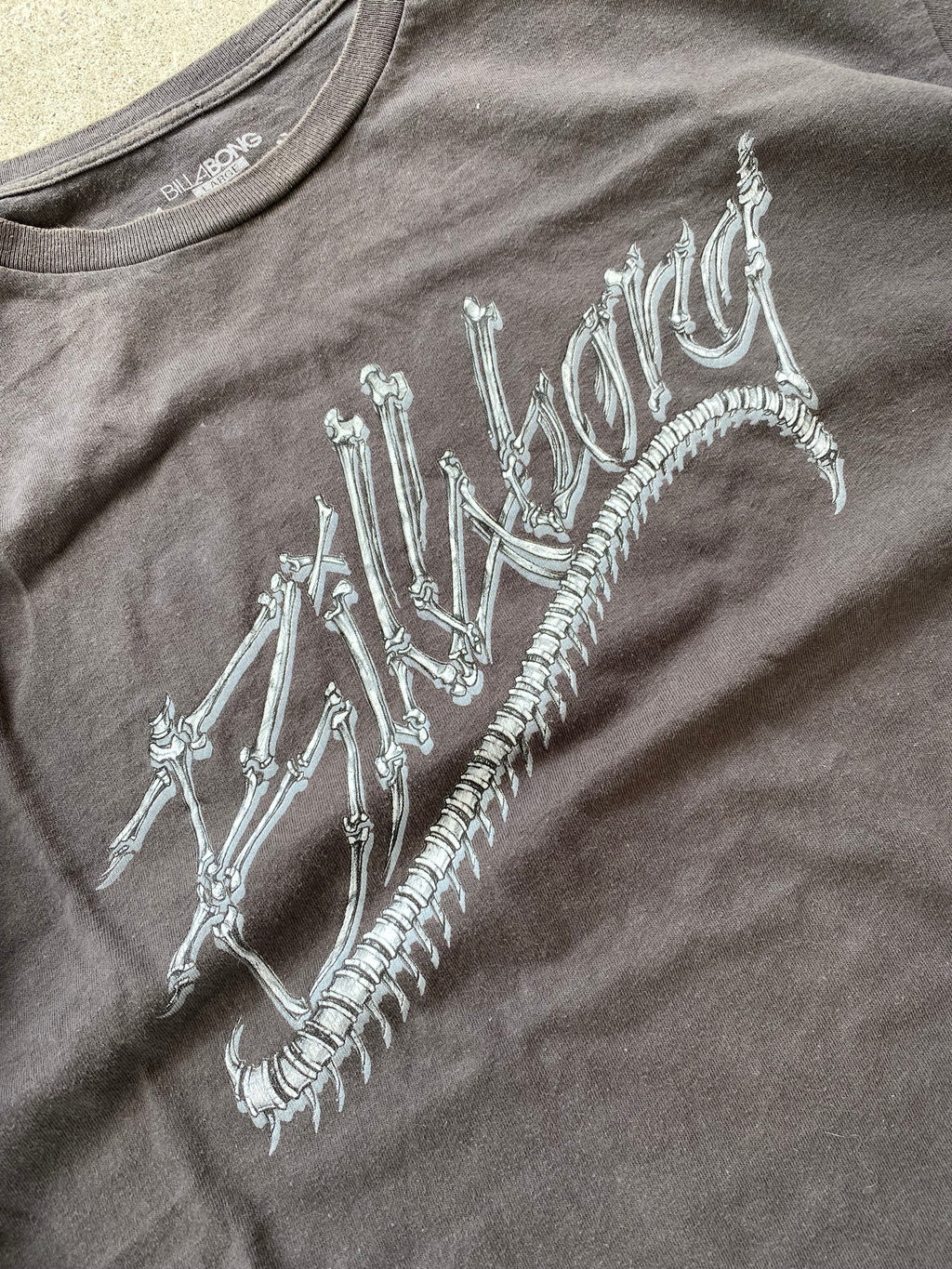 billabong grail skeleton tee-L”