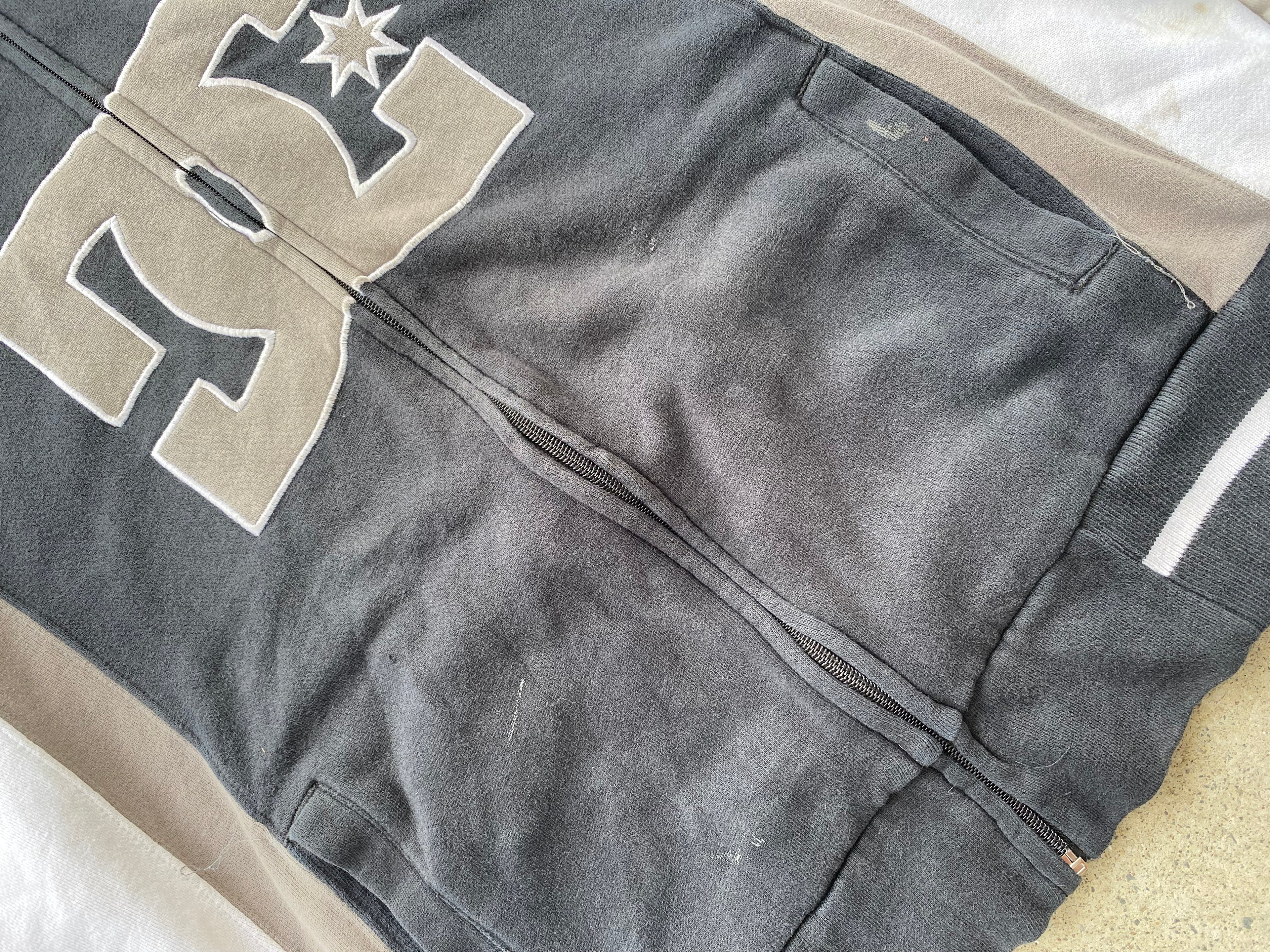 Dc zip hoodie “S