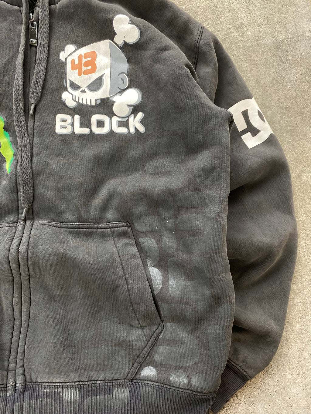 insaanee fur monster x dc zip hoodie “L