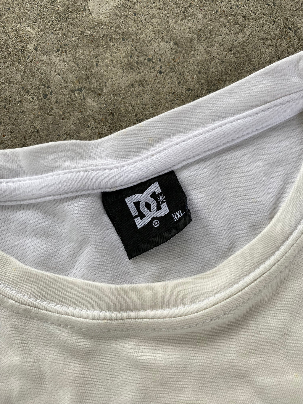 dc x monster tee “M