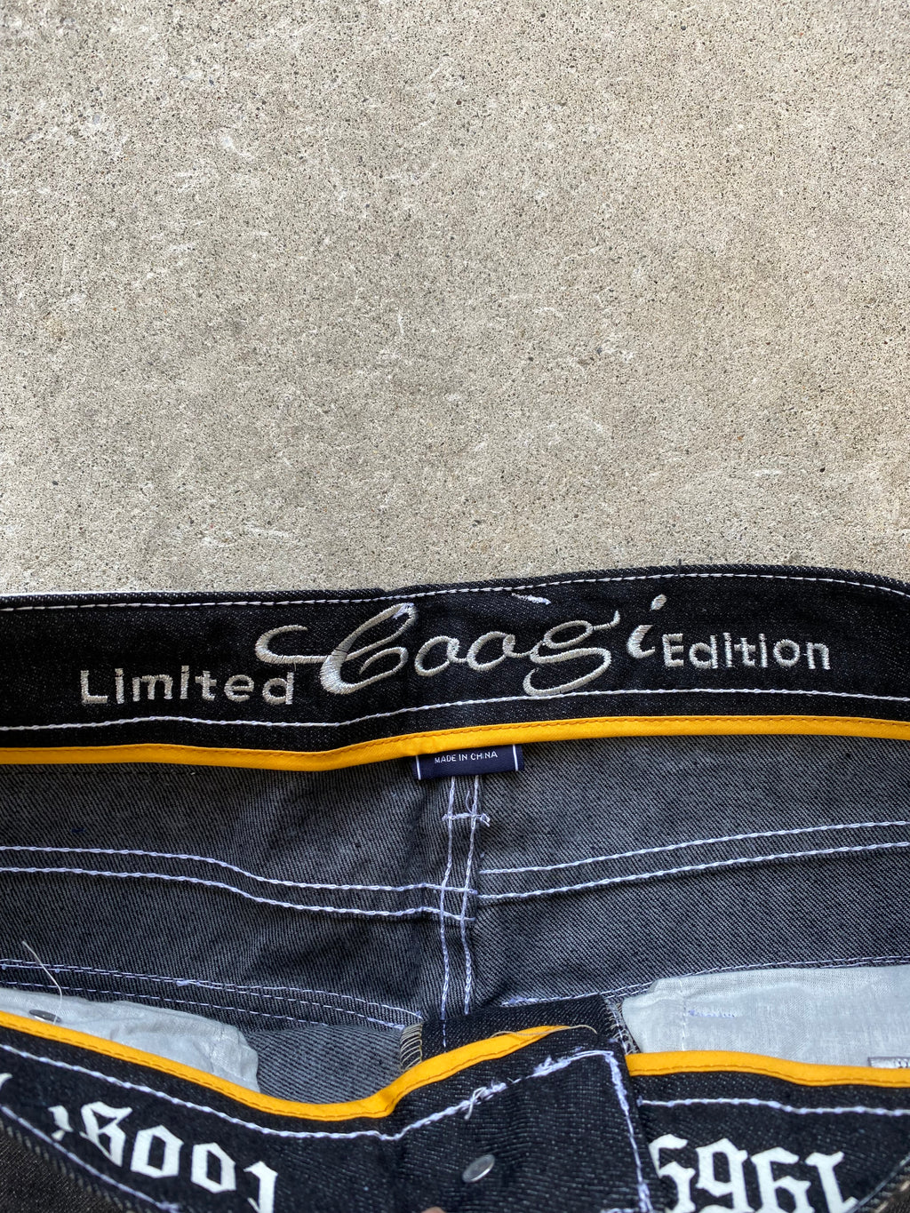 Deadstock Coogi “32