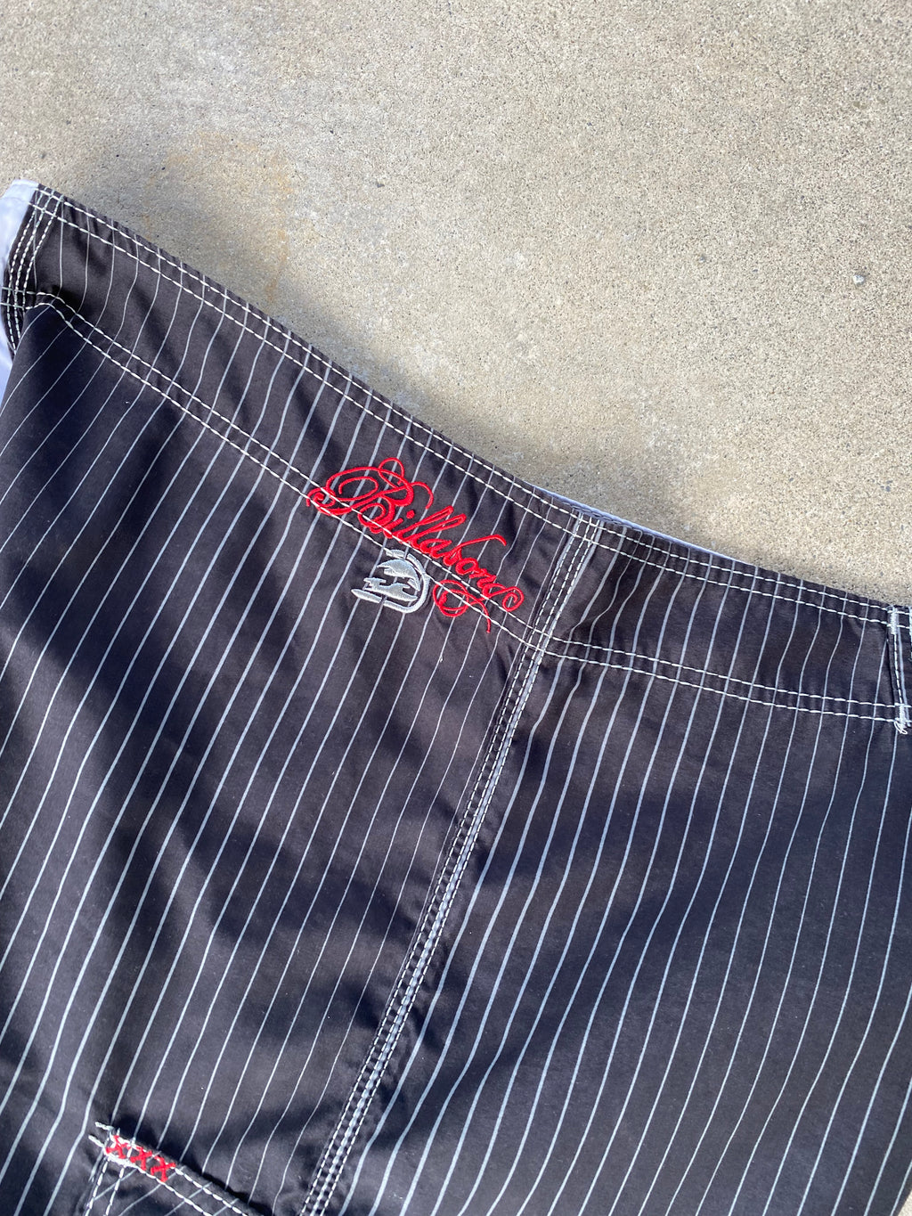 billabong skull boardies-36”