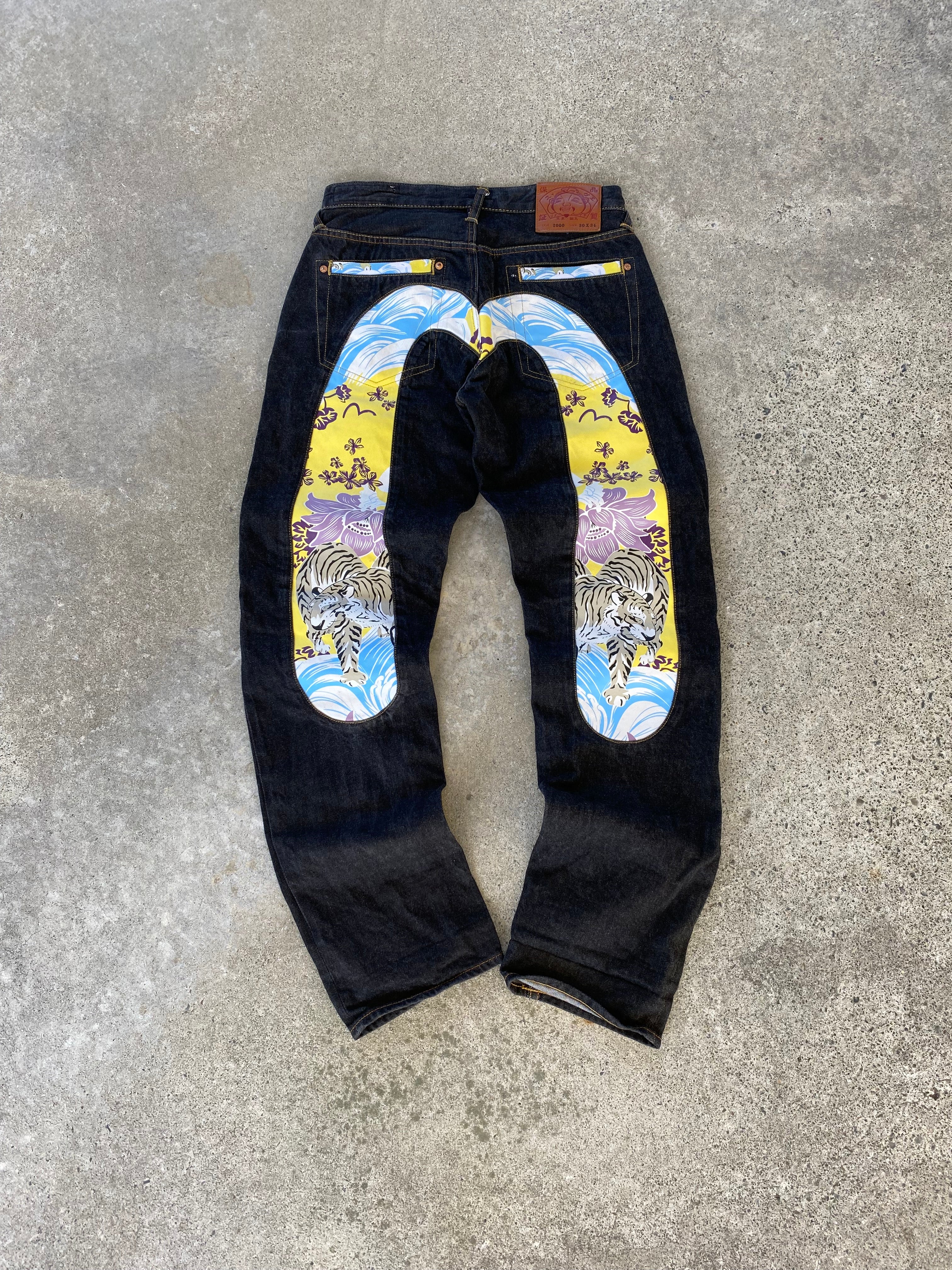 insaaanee rare evisuu jeaans-30”