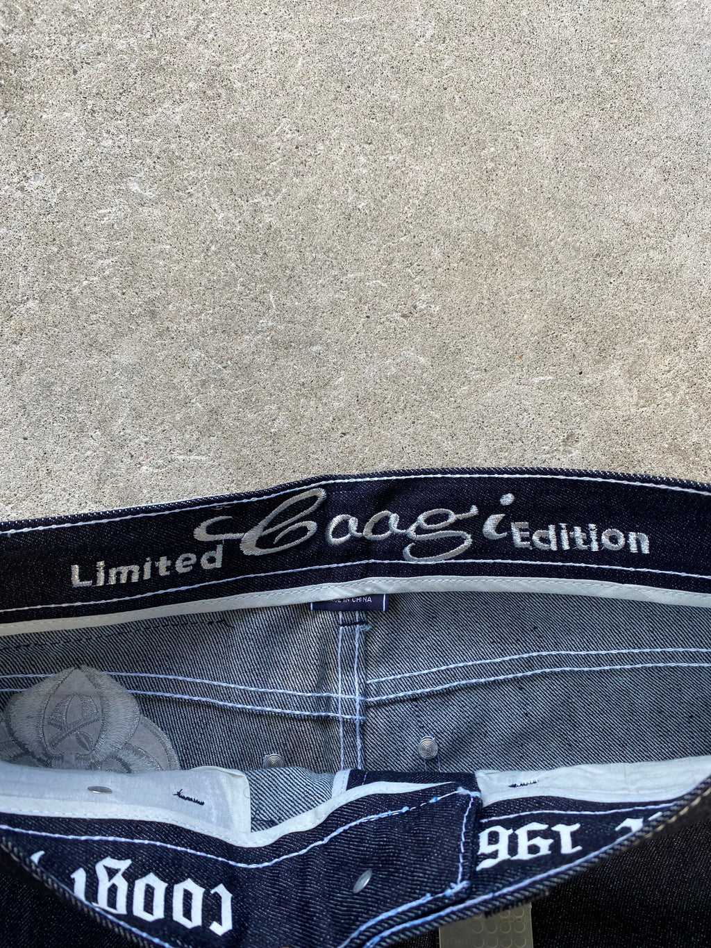 Deadstock Coogi “32