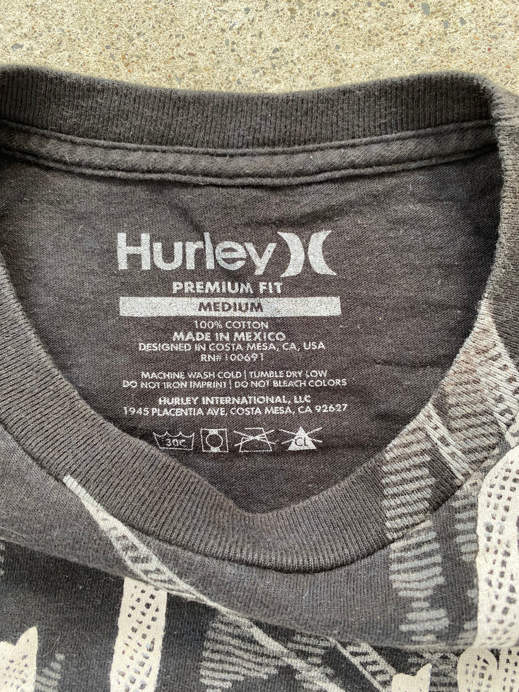 hurley tee-M”