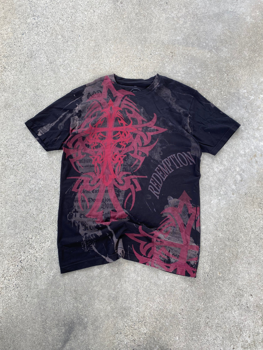 redemption aop tee-XL”